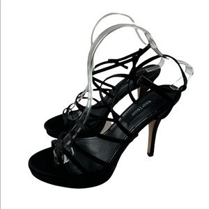 New in box White House Black Market Maelle Heels Black 8